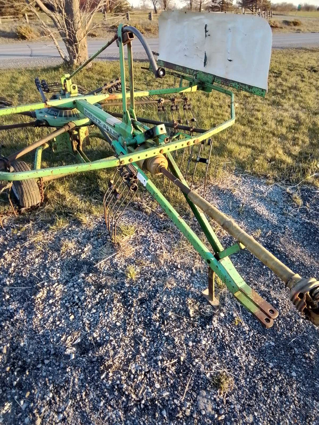DEUTZ-ALLIS K51.50 Rotary rake in Farming Equipment in Kawartha Lakes - Image 3