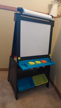 Kids Easel & Chalkboard