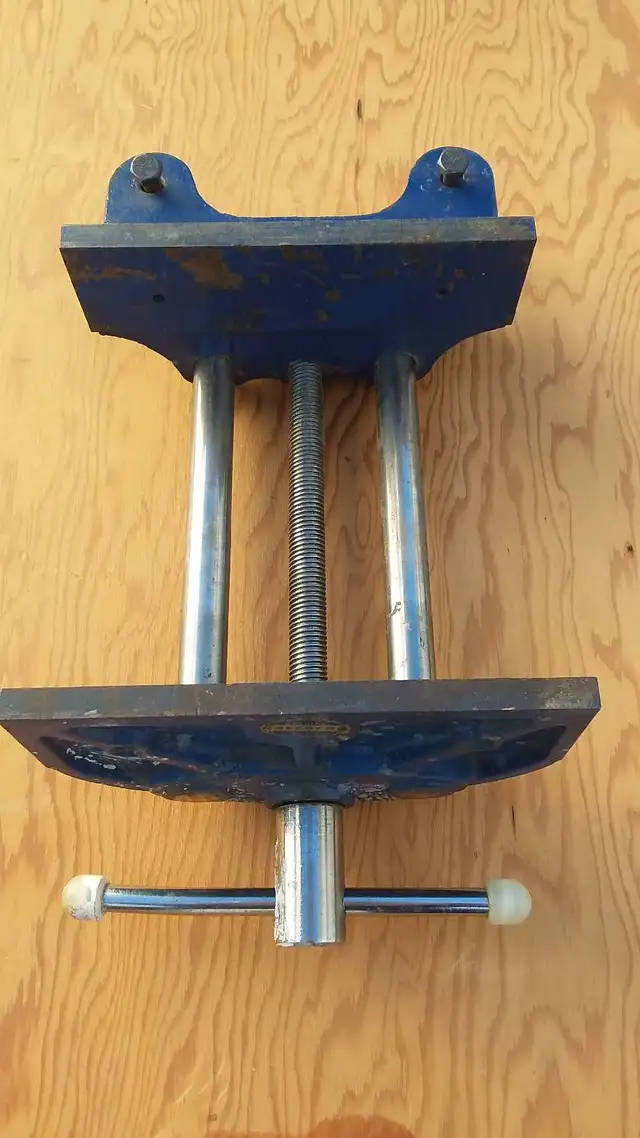 Record Woodworking Vise in Hand Tools in Calgary - Image 3