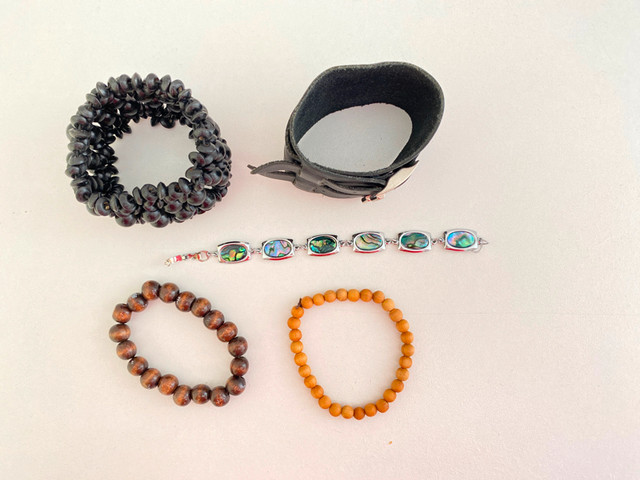 Bracelet, lot de 5 bracelets dans Bijoux et montres  à Laval/Rive Nord - Image 2