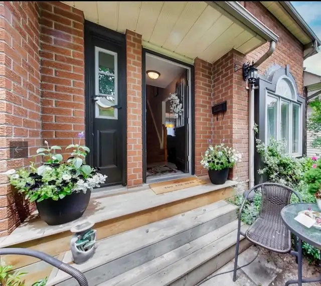 Avail. now: 1 huge furn. bdrm in shared furn. hse  in Peterborou