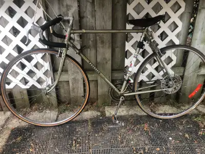 VELO PEUGEOT   ANCIEN    10 VITESSES, View more