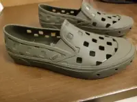 like new Van's men's 8 water shoes 