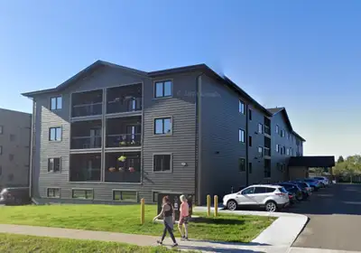 This beautiful 2 bedroom, 1 bathroom lower level apartment could be your perfect place to call home!...