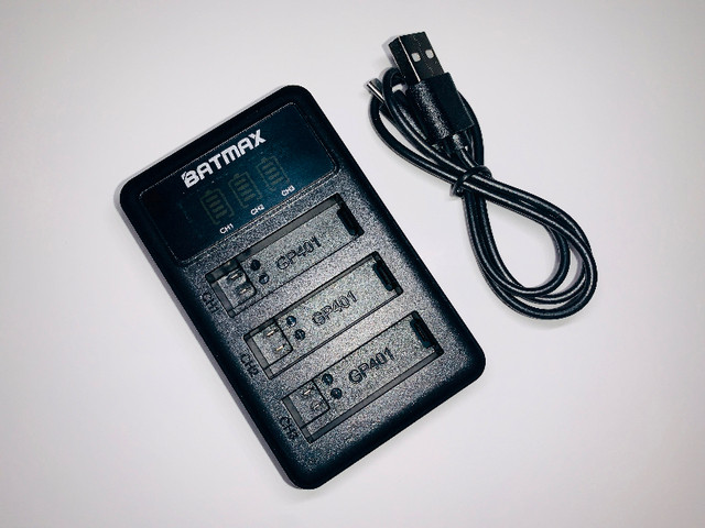 BATMAX-GOPRO 4 TRIPLE CHARGEUR/BATTERY CHARGER (NEW) (C019) dans Appareils photo et caméras  à Ville de Montréal