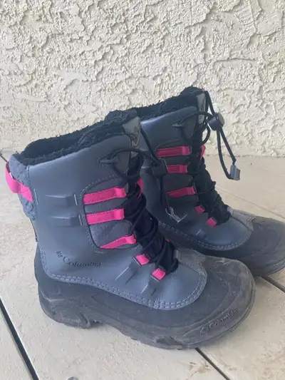 Columbia Bugaboot Celsius kids winter boots Size 4, View more