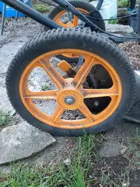 Lawnmower  adjustable  wheels.