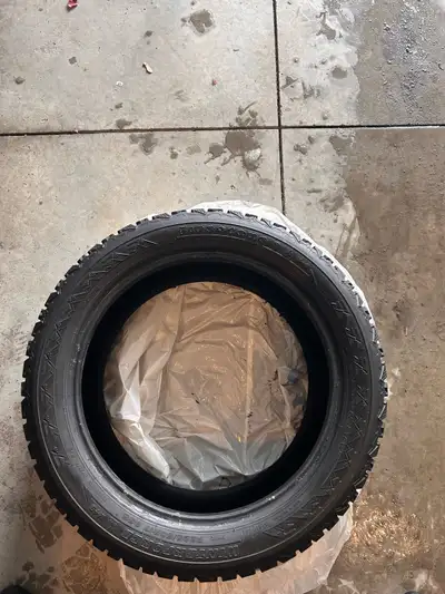 Set of 4 Firestone Winterforce winter tires Tread depth measures at 8/32 (80% tread) Selling for $40...