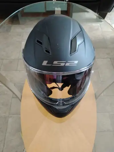 LS2 motorcycle helmet XXL Used once for a motorcycle course so safe to say it's basically brand new...