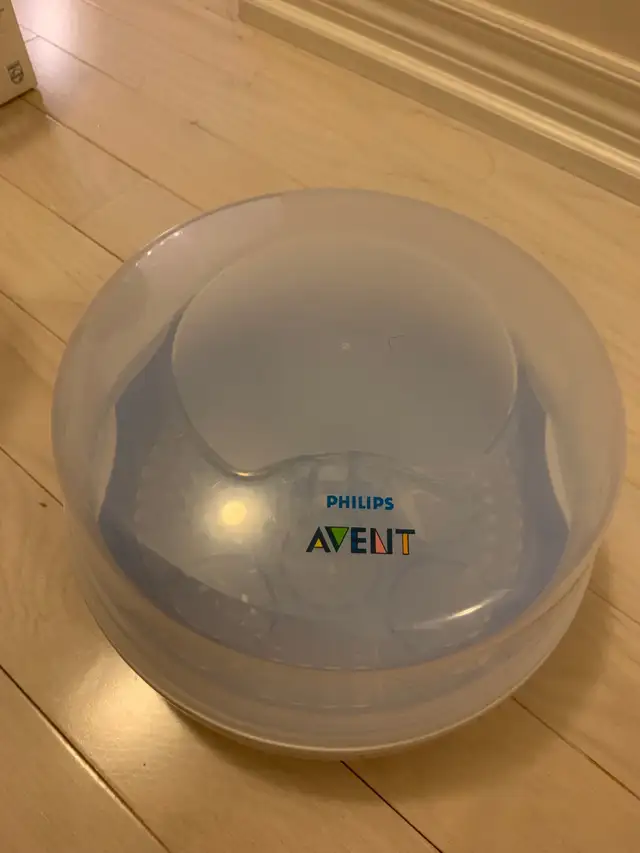 Philips AVENT Microwave Steam Sterilizer for Baby Bottles in Feeding & High Chairs in Markham / York Region - Image 2