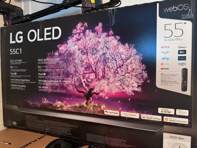 LG C1 55'' 4K Smart OLED TV in Video & TV Accessories in City of Toronto - Image 2