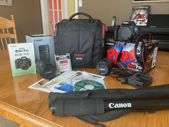 Canon EOS Rebel T5i EF-S 18-55 IS STM camera kit in Cameras & Camcorders in Gander