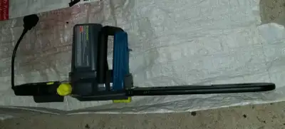 Yardworks 12A Electric Chainsaw, 16-in #054-5749-2, View more