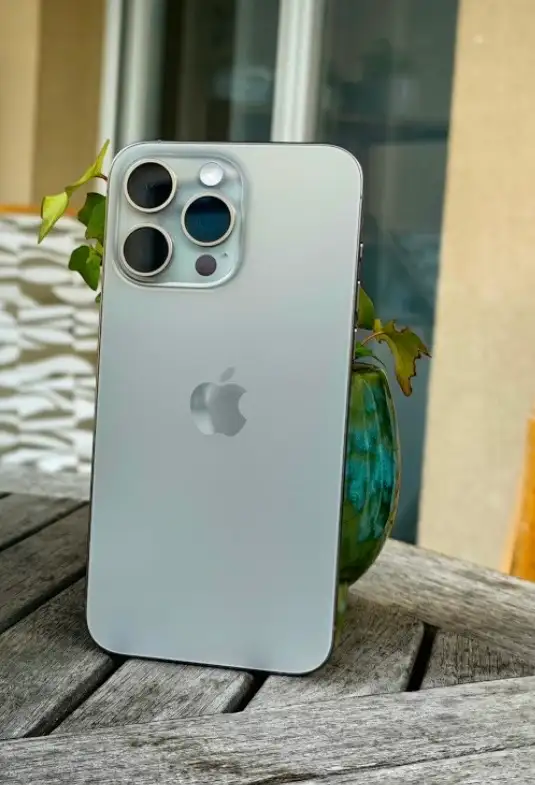 iPhone 15 Pro Max 256GB in General Electronics in Oshawa / Durham Region - Image 4