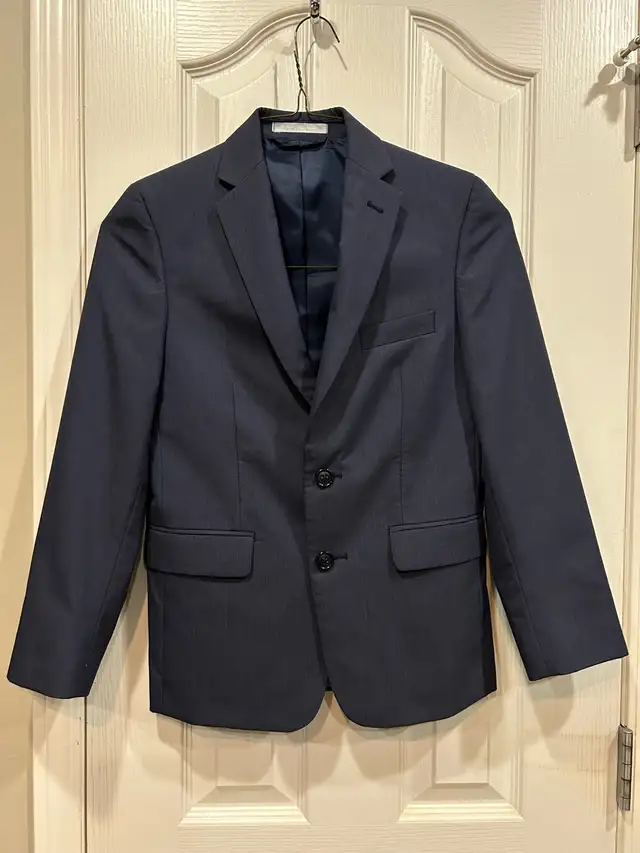 Boy’s Michael Kors 2-piece  Suit,  Dress Shirt/Belt/Tie bundle in Kids & Youth in Calgary - Image 4