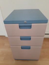 3 drawers metal cabinet excellent  38cm 46cm 68.5cm
