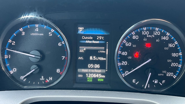 2016 RAV4 XLE in Cars & Trucks in Markham / York Region - Image 4