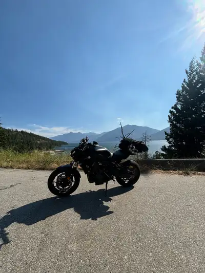 2021 Yamaha MT07 with roughly 19,400Km. New tires put on last year (about 2/3 life yet), full akropo...