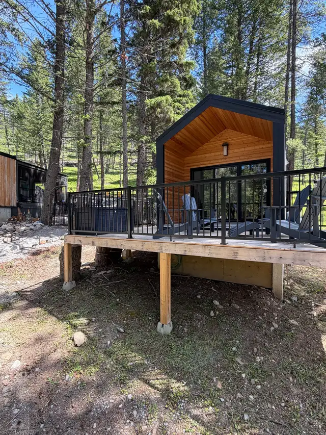 Seasonal Cabin on Lease Lot in Kenai Acres Resort (Blairmore)