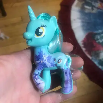 My little pony g4 movie scene Lyra heartstrings