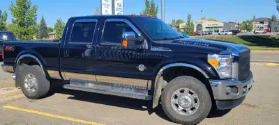 - 2016 Ford F-350 Super Duty FX4 - 6.7 diesel - Lariat trim, heated/cooled seats, navigation, sunroo...