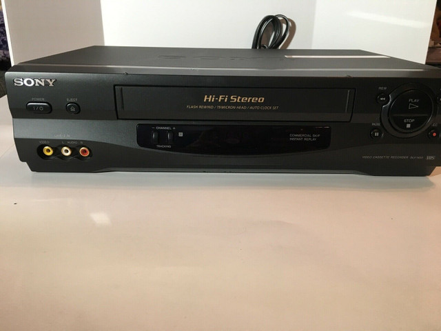 Sony VHS Player/Recorder dans CD, DVD et Blu-ray  à Ville de Montréal