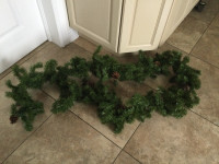 CHRISTMAS GARLAND WITH PINE CONES DIM 8 Ft 
