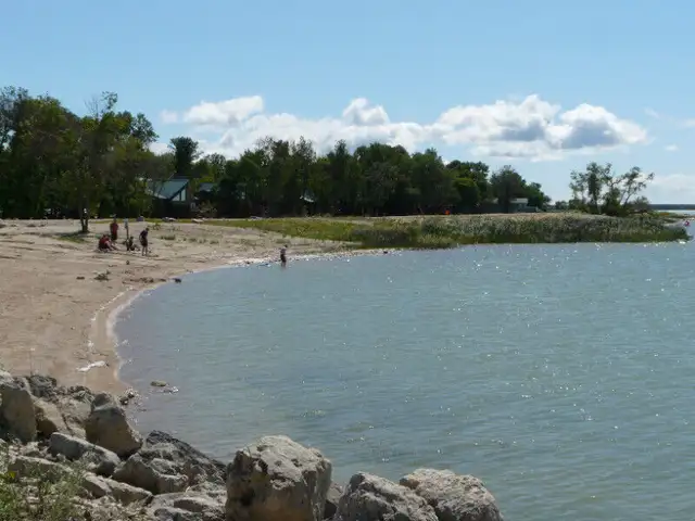 Lakefront Cottage - Lake MB - 2-night minimum in Manitoba in Canada - Image 18