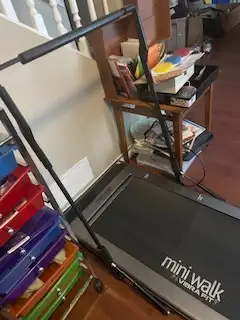 Mini Walk Vibra Fit Treadmill in Exercise Equipment in Chilliwack - Image 6