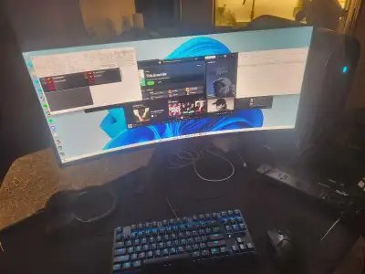 Full Alienware Gaming Setup | OLED | 8core i7 | 1440p, View more