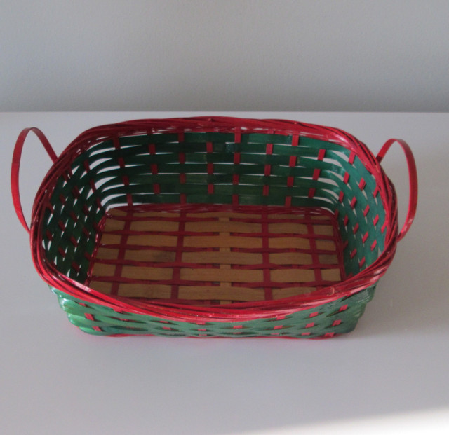 Christmas Basket with Handles-Green and Red in Holiday, Event & Seasonal in London - Image 2