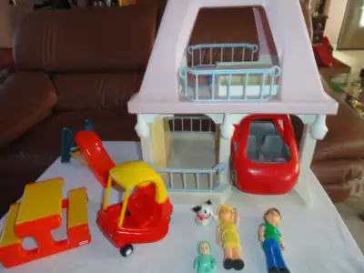 MAISON POUPÉE Little Tikes Vintage  1990, View more