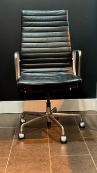 Herman Miller Eames Aluminum Group Executive Office Chair