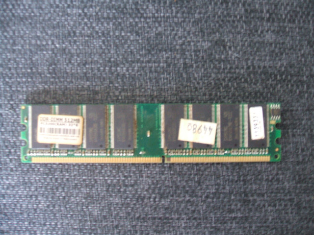 barettes de mémoire (RAM) pour ancien PC + carte dans Composants de système  à Laval/Rive Nord
