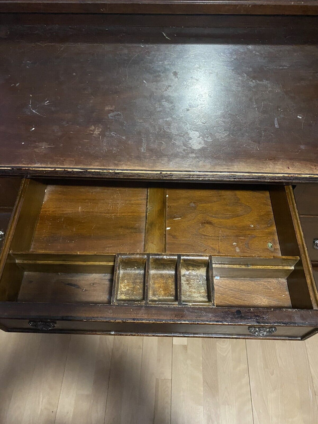 Set de chambre antique- meuble avec miroir et base de lit double dans Lits et matelas  à Longueuil/Rive Sud - Image 4