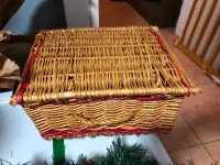 Rattan basket with hinged lid