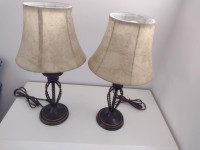 2 lampes - de table ou de chevet