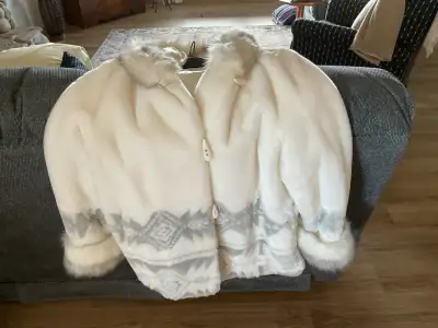 ALIA WINTER JACKET FAUX FUR. SIZE LARGE IMMACULATE CONDITION, View more