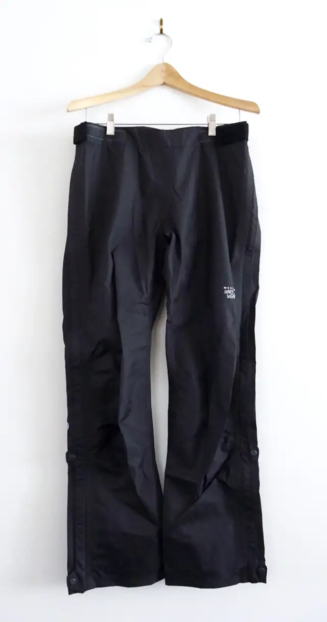Ladies’ Small MOUNTAIN HARDWEAR Gore-Tex snow pants - NEW w/tags in Women's - Bottoms in Markham / York Region - Image 3
