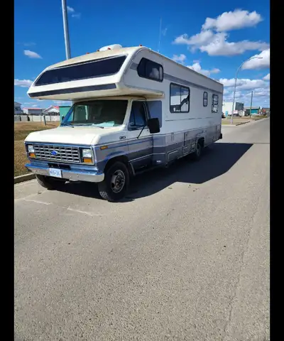 1992 Ford Tioga – Ready for Adventure perfect entry-level Class C motorhome for those looking to hit...