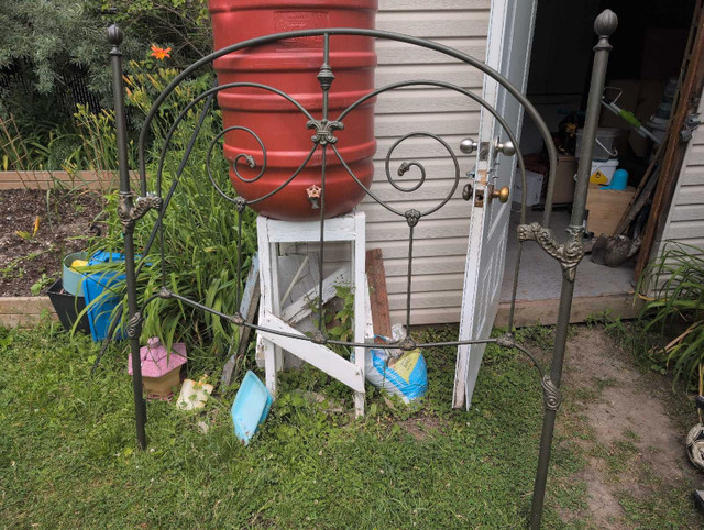 Base de lit queen dans Lits et matelas  à Longueuil/Rive Sud