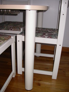 Table et 4 chaises dans Mobilier de salle à manger et cuisine  à Granby - Image 3