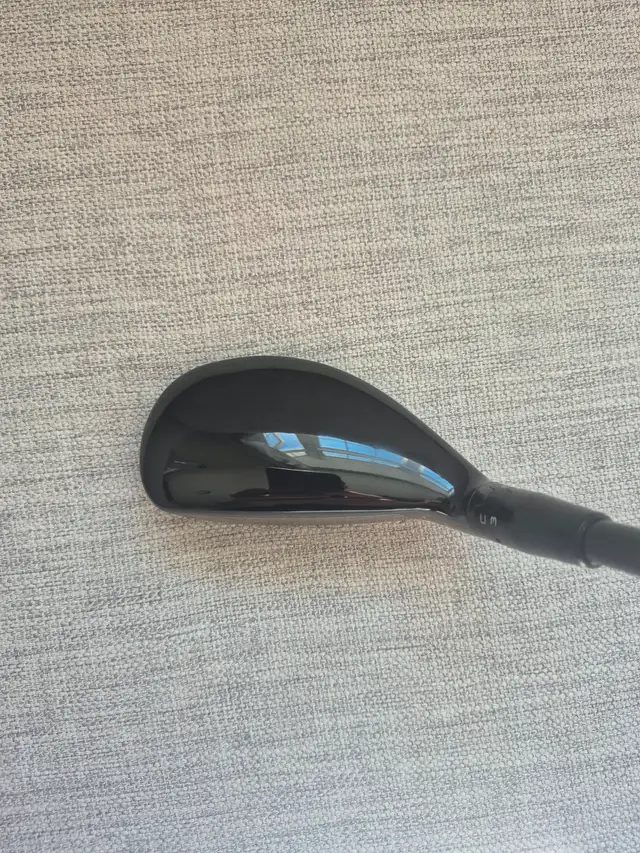 Titleist Tsi3 Hybrid - 18 Degree, X Stiff Shaft in Golf in Oakville / Halton Region - Image 3