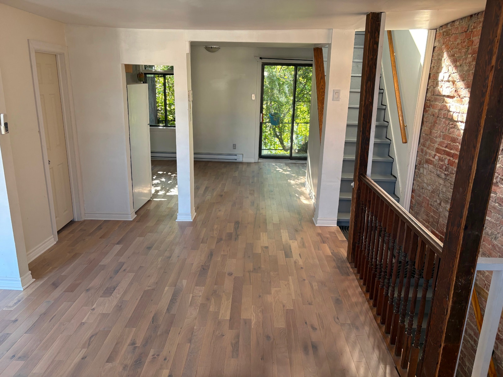 Appartement ensoleillé sur deux étages/ Sunny 2-storey — photo 1
