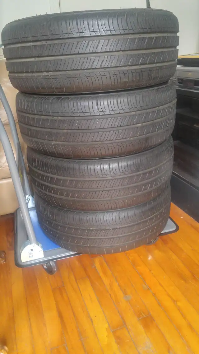 TIRES: set of 4; KUMHO SOLUS 205/55 R16 91H; good condition in Tires & Rims in West Island - Image 3