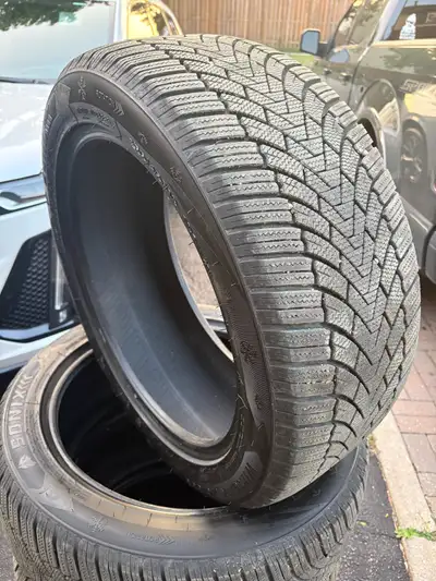 Excellent set of four Sonix Winter Xpro 888 tires. These are size 255/45R19 104H XL. The tires are a...