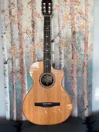 Taylor 812 CE. N like new