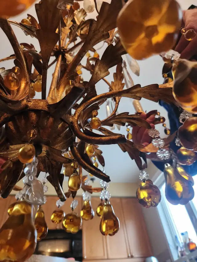 SALE All ORIGINAL Vintage Italian Gold Gilt FRUIT CHANDELIER in Indoor Lighting & Fans in Markham / York Region - Image 4