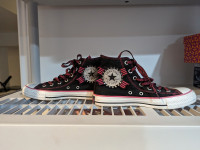 Black & Pink Converse High Top, size 6 (fits size 8)