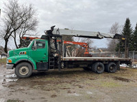 Camion 10 roues avec grue et plateforme